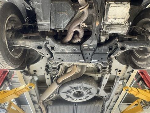 Used 2013 Chrysler Town & Country Touring image 21