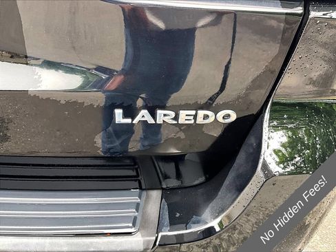 Used 2019 Jeep Grand Cherokee Laredo AWD/4WD image 6