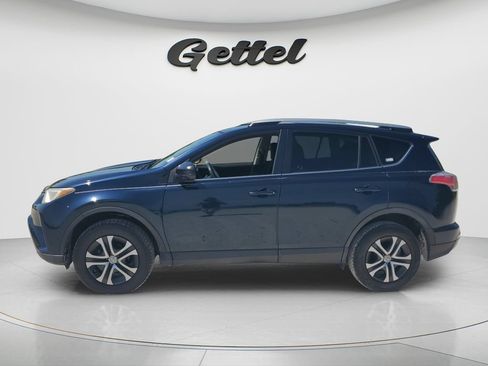 Used 2018 Toyota RAV4 LE FWD image 8