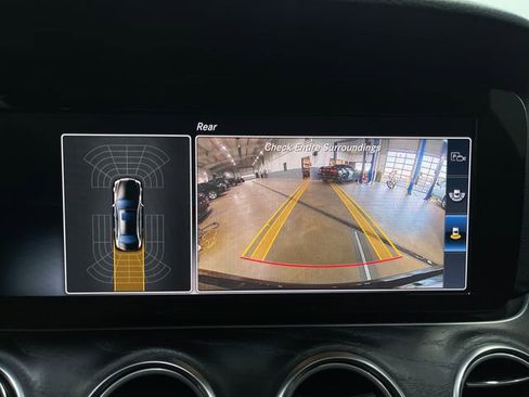 Used 2017 Mercedes-Benz E 300 4MATIC image 11