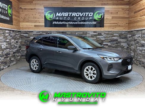 Used 2023 Ford Escape Active AWD/4WD image 1