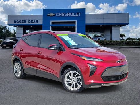 Certified 2023 Chevrolet Bolt EUV LT w/ Driver Confidence Package image 1
