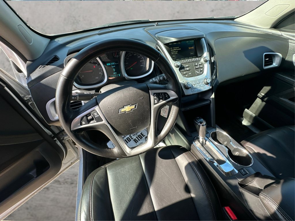Used 2017 Chevrolet Equinox LT FWD image 31