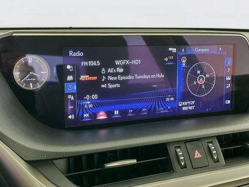 Used 2021 Lexus ES 300h w/ Accessory Package 2 image 22