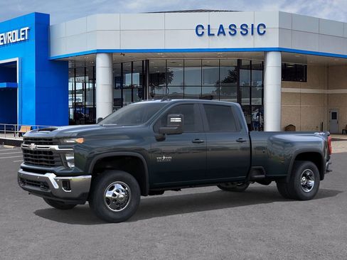 New 2026 Chevrolet Silverado 3500 LT image 2