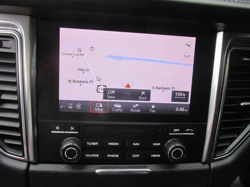 Used 2018 Porsche Macan Turbo image 94