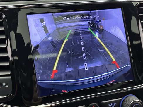 Used 2021 Jeep Grand Cherokee Limited w/ Luxury Group II image 17