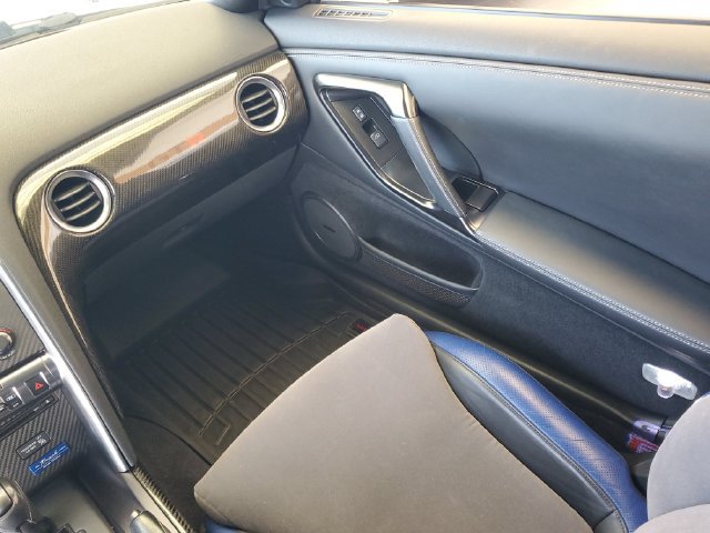 Used 2014 Nissan GT-R Track Edition AWD/4WD image 13