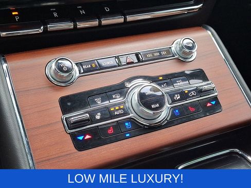 Used 2021 Lincoln Aviator Reserve w/ Equipment Group 202A AWD/4WD image 19