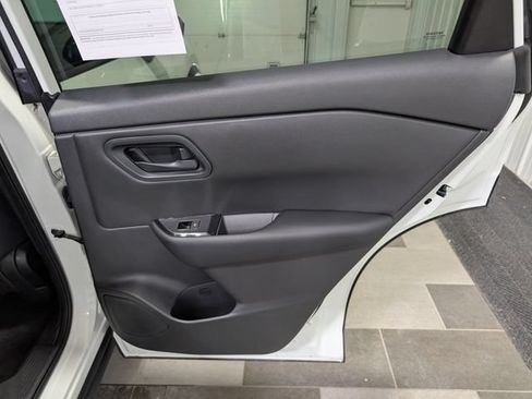 Used 2024 Nissan Rogue S AWD/4WD image 22