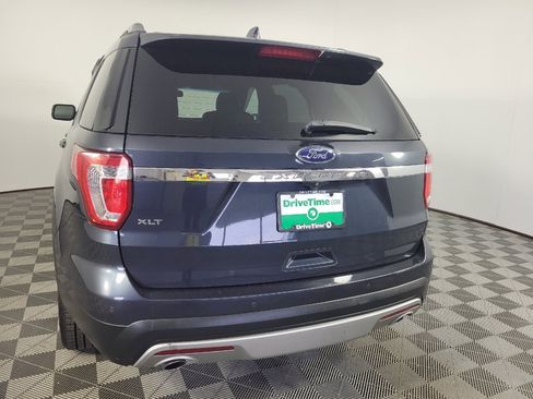 Used 2017 Ford Explorer XLT w/ Equipment Group 202A FWD image 6