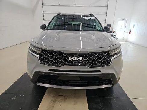 Used 2023 Kia Sorento S w/ Panoramic Sunroof Package AWD/4WD image 2