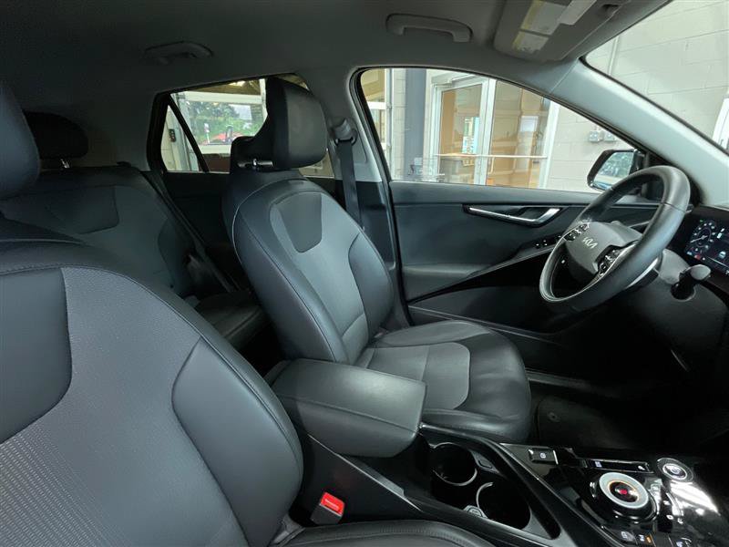Used 2024 Kia Niro Wind FWD image 32