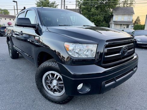 Used 2010 Toyota Tundra 4x4 CrewMax image 3