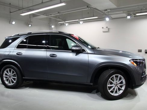 Used 2025 Mercedes-Benz GLE 350 4MATIC image 9