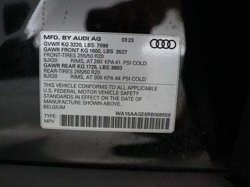Used 2024 Audi Q8 e-tron Premium Plus w/ Premium Plus Package AWD/4WD image 29