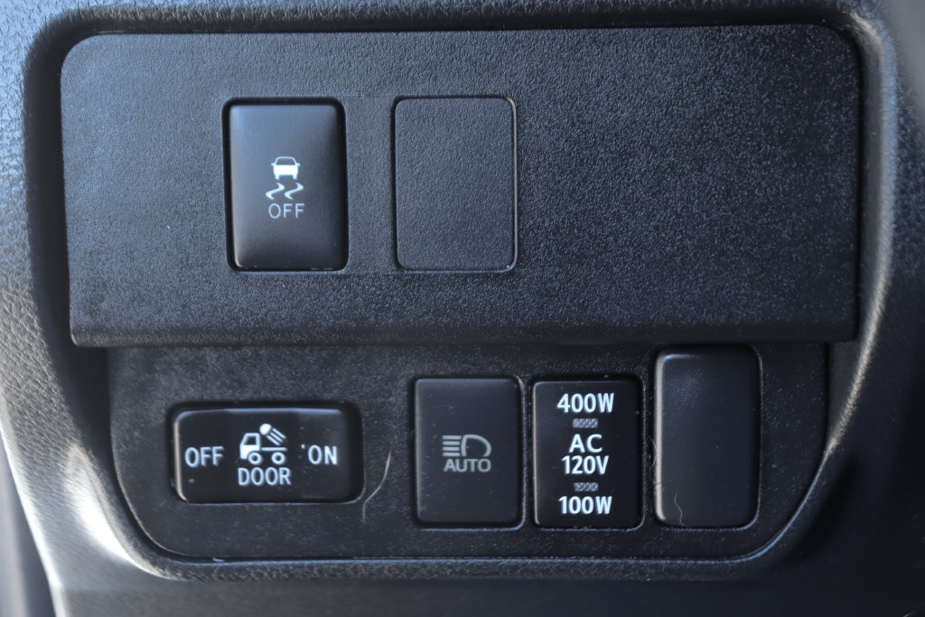 Used 2021 Toyota Tacoma TRD Off-Road w/ Technology Package AWD/4WD image 18