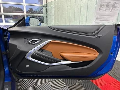 Used 2018 Chevrolet Camaro SS RWD image 17