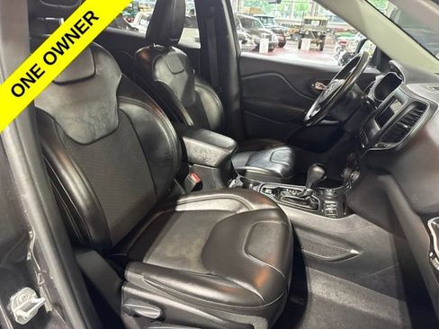 Used 2019 Jeep Cherokee Latitude Plus AWD/4WD image 42
