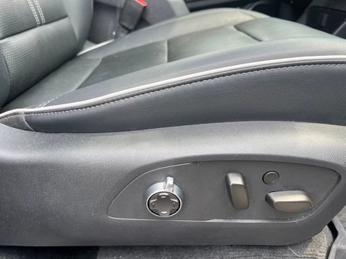 Used 2025 Buick Enclave Avenir w/ LPO, Floor Liner Package AWD/4WD image 14