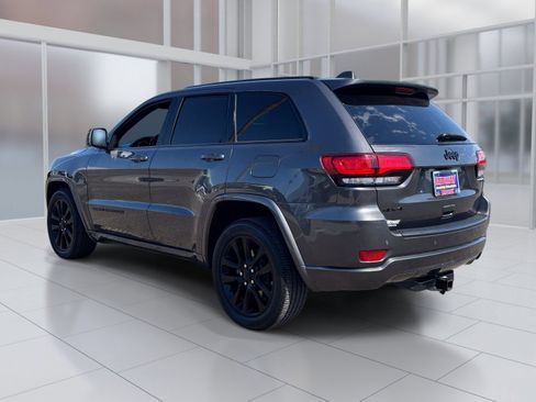 Used 2019 Jeep Grand Cherokee Altitude AWD/4WD image 4