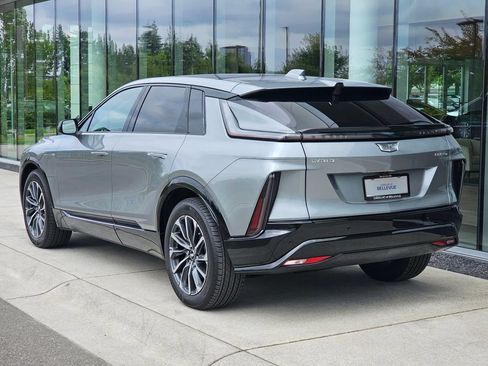 Used 2026 Cadillac Lyriq Sport AWD/4WD image 3