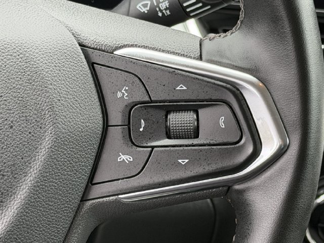 Used 2025 Chevrolet Trax LT w/ LT Convenience Package FWD image 14