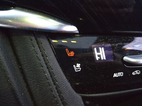 Certified 2024 Cadillac XT6 Premium Luxury image 22