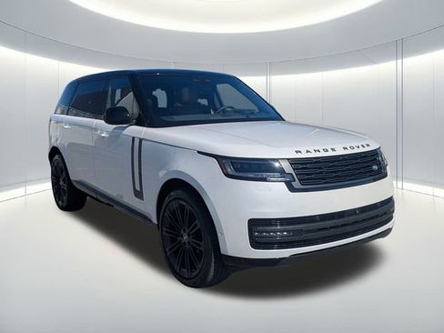 Used 2025 Land Rover Range Rover Long Wheelbase SE image 4