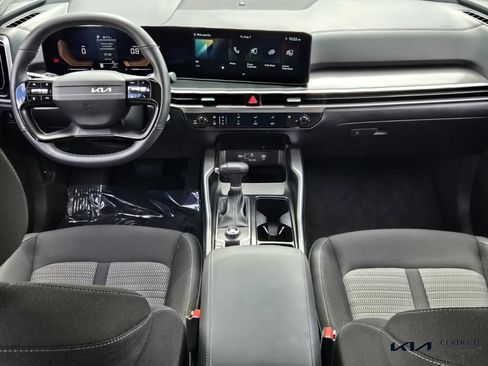 Certified 2026 Kia Sorento LX FWD image 12