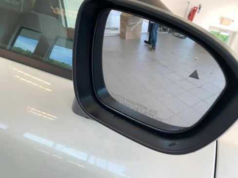 Used 2023 Nissan Rogue SV AWD/4WD image 15