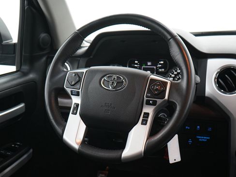 Used 2018 Toyota Tundra Limited w/ Limited Premium Package AWD/4WD image 17