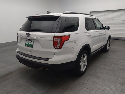 Used 2018 Ford Explorer XLT FWD image 9