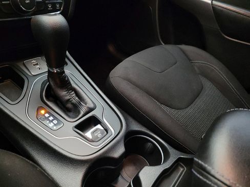 Used 2019 Jeep Cherokee Latitude w/ Popular Appearance Group image 26