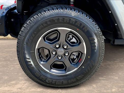 Used 2022 Jeep Gladiator Rubicon w/ LED Lighting Group AWD/4WD image 35