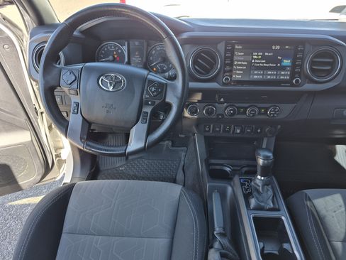 Used 2020 Toyota Tacoma TRD Sport w/ Technology Package AWD/4WD image 21