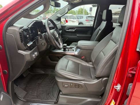 Used 2023 GMC Sierra 1500 SLT w/ SLT Premium Plus Package AWD/4WD image 4