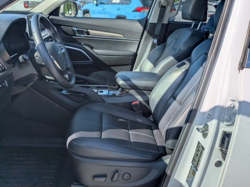 Used 2022 Kia Telluride EX w/ EX Premium Package FWD image 10