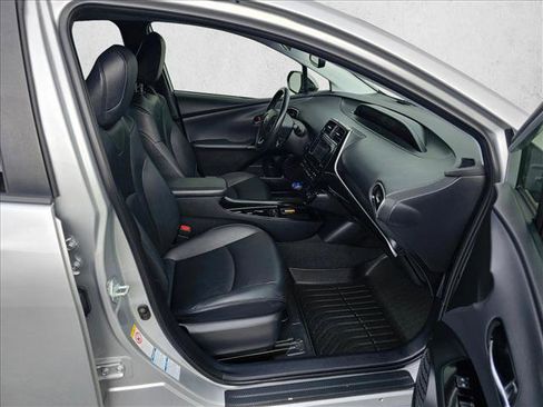 Used 2019 Toyota Prius XLE w/ Advanced Technology Package image 10
