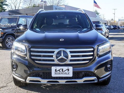 Used 2025 Mercedes-Benz GLB 250 4MATIC image 9