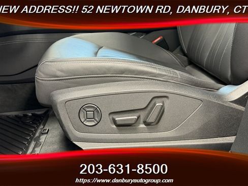 Used 2021 Audi e-tron Premium w/ Convenience Plus Package AWD/4WD image 17