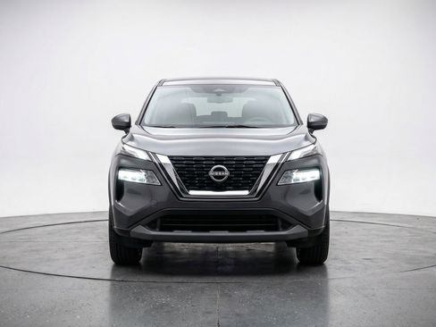 Used 2025 Nissan Rogue SV AWD/4WD image 2