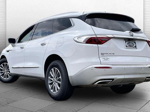 Used 2024 Buick Enclave Premium AWD/4WD image 10