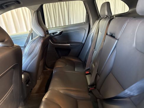 Used 2017 Volvo XC60 T6 R-Design w/ Climate Package image 17
