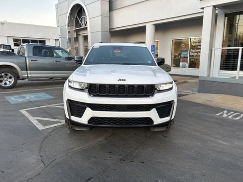 New 2026 Jeep Grand Cherokee Altitude AWD/4WD image 7