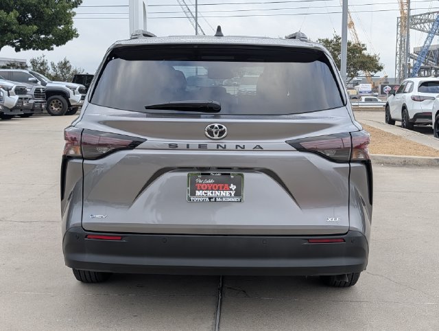 Certified 2026 Toyota Sienna XLE FWD image 7
