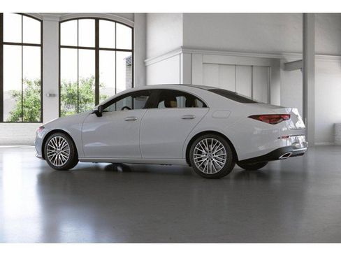 Used 2022 Mercedes-Benz CLA 250 image 31