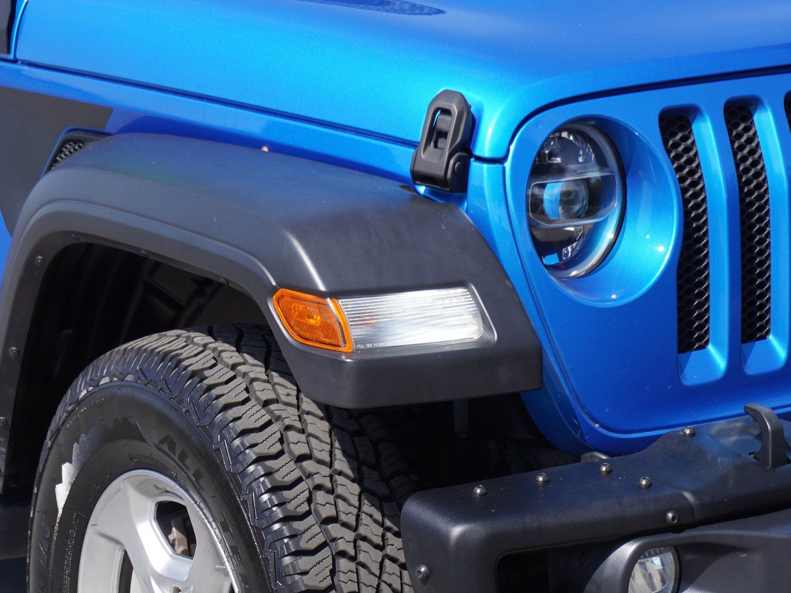 Used 2021 Jeep Wrangler Unlimited Sport AWD/4WD image 3