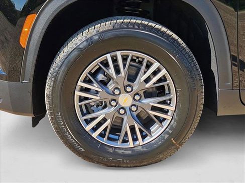 New 2026 Chevrolet Traverse LT w/ LPO, Floor Liner Package image 10