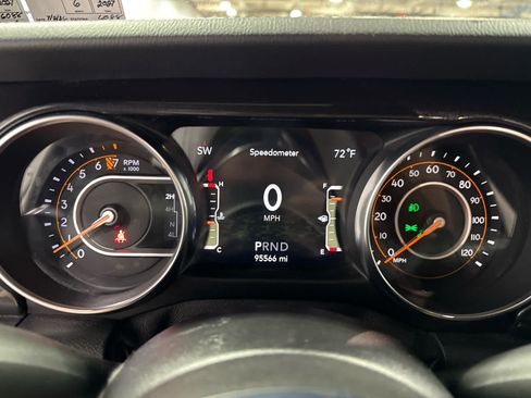 Used 2020 Jeep Wrangler Unlimited Sahara AWD/4WD image 15